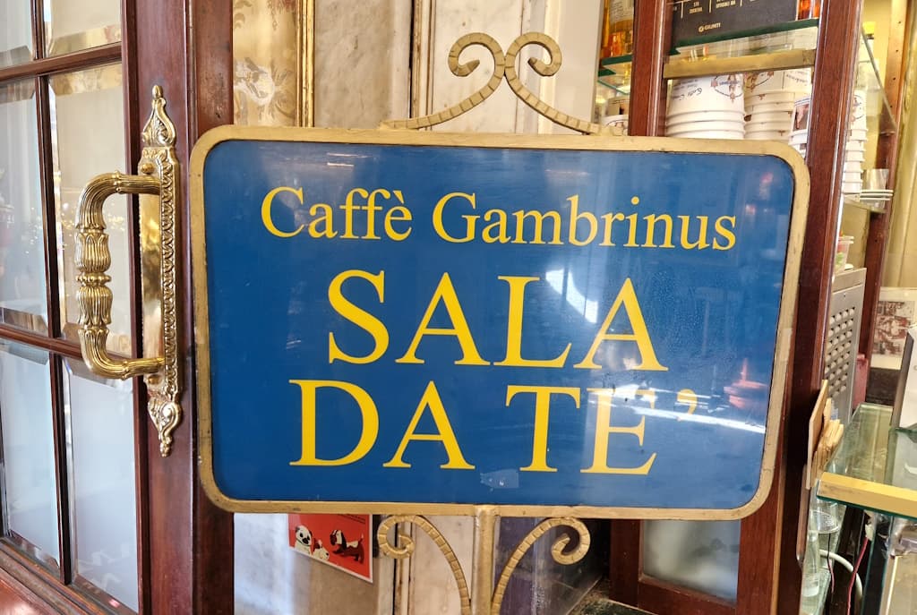 gran-cafe-grambinus-napoli-neapel (8)
