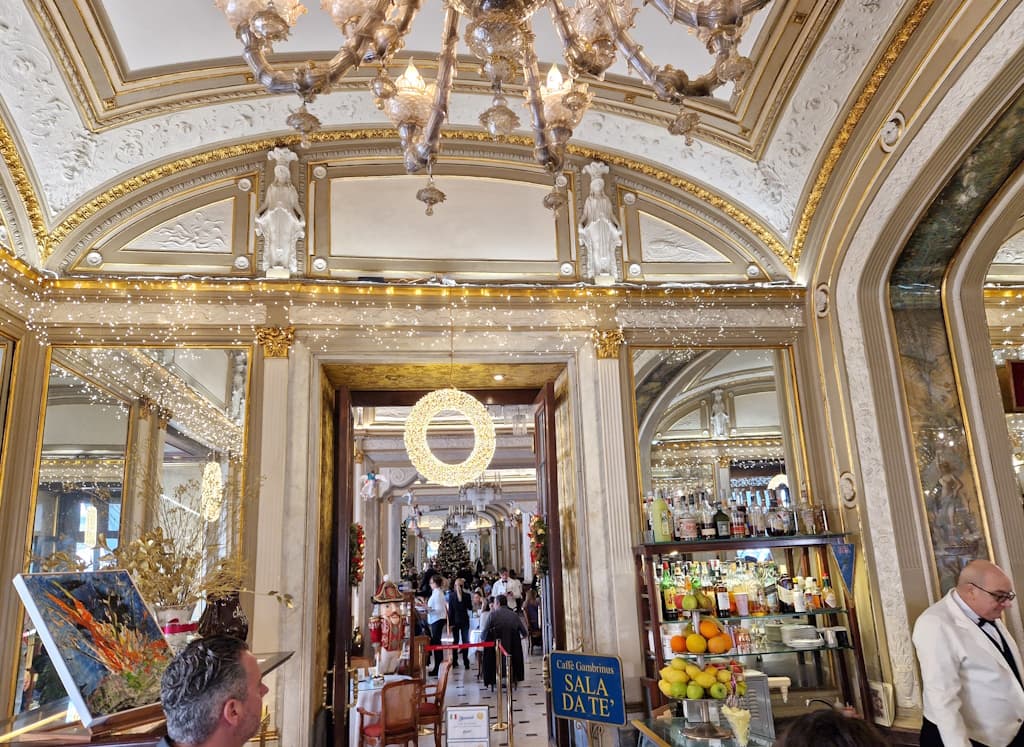 gran-cafe-grambinus-napoli-neapel (6)