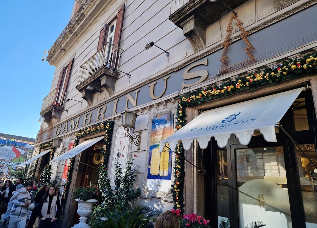 gran-cafe-grambinus-napoli-neapel (4)