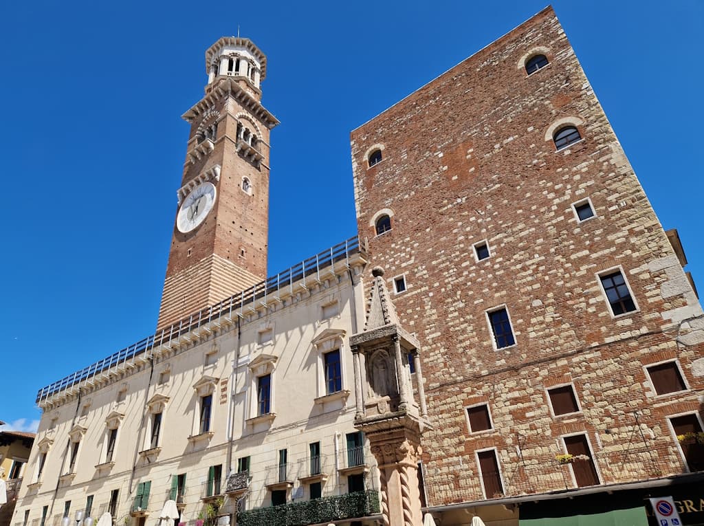 piazza-delle-erbe-verona (7)
