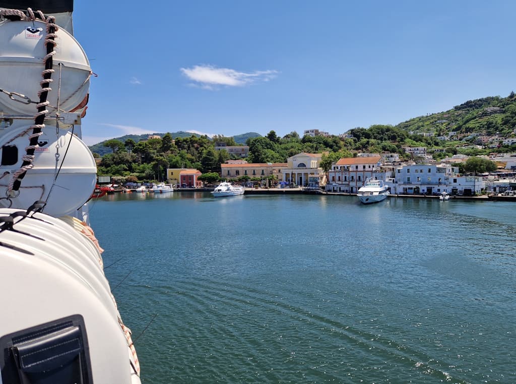 pozzuoli-ischia-faehre-schiff (4)