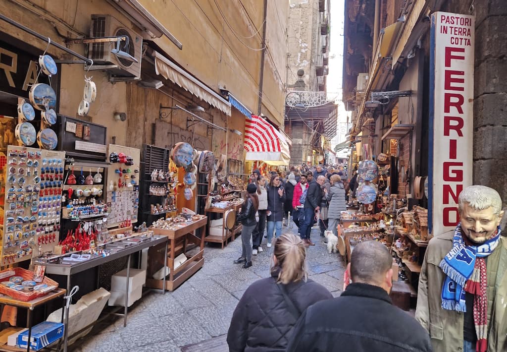 via-san-gregorio-armeno-napolie-neapel-krippenstrasse (2)
